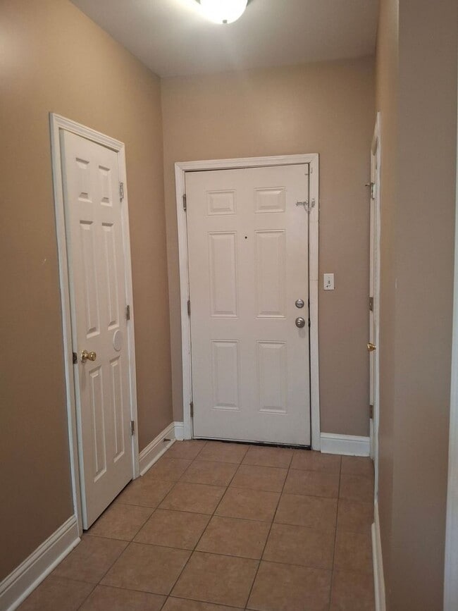 Foto del edificio - Town Creek Condo - Available Now!