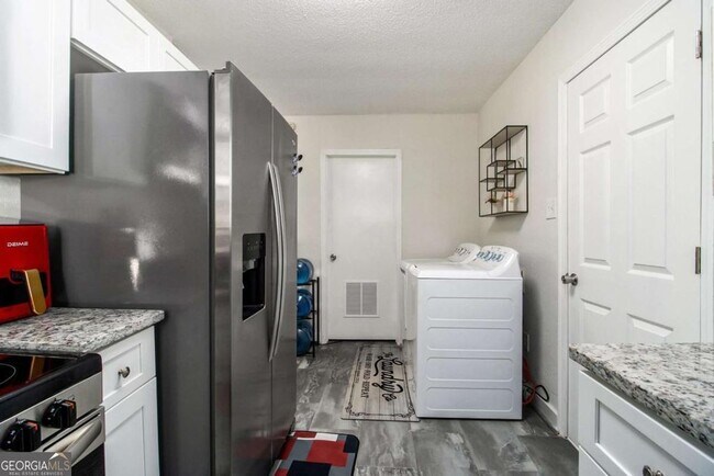 Foto del edificio - 3367 Misty Valley Rd