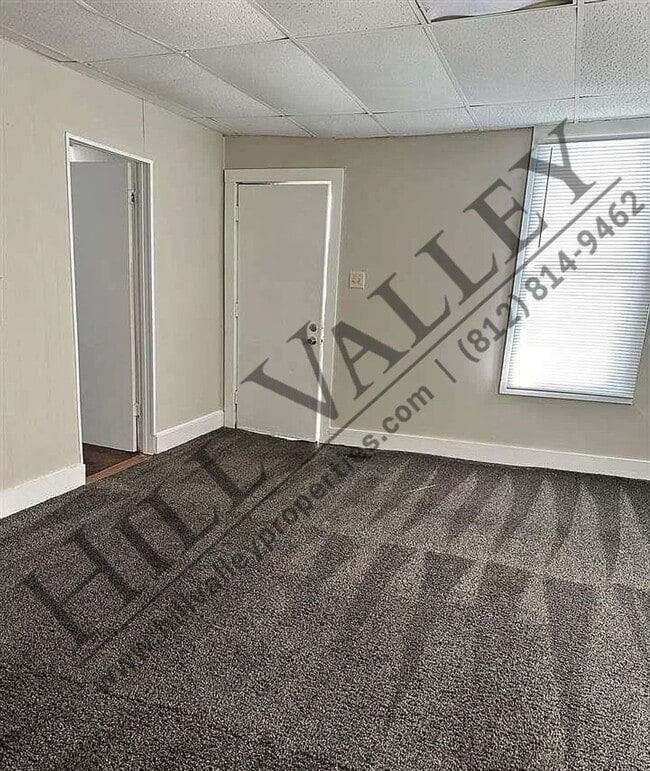 Building Photo - Two Bedroom Home