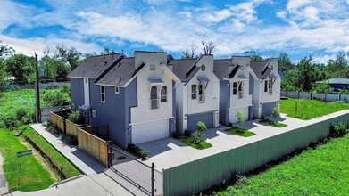 Building Photo - 1032 Glen Ln