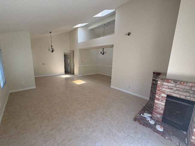 Foto del edificio - 1769 E Pointe Ave