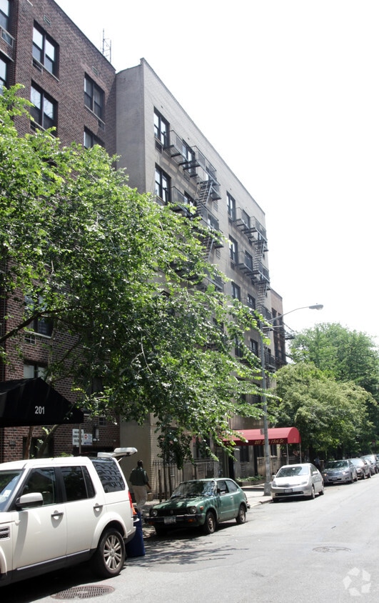 Exterior - 207-211 E 15th St