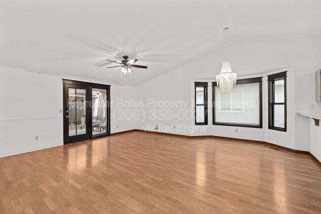 Foto del edificio - 2698 E Bergeson St