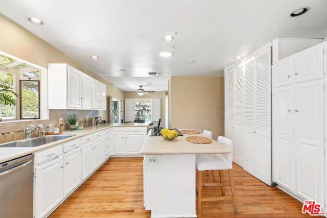 Foto del edificio - 14024 Peach Grove St