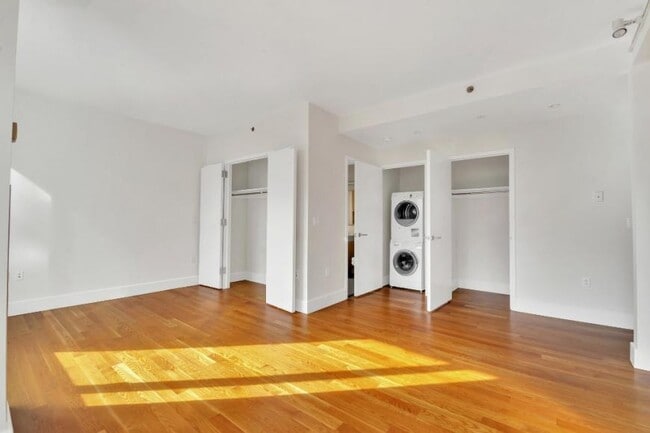 Building Photo - 0 bedroom in Brooklyn NY 11217