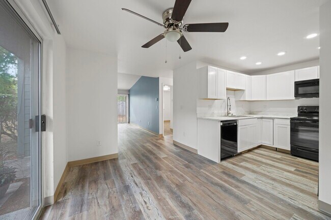 Building Photo - Pointe West Apartments