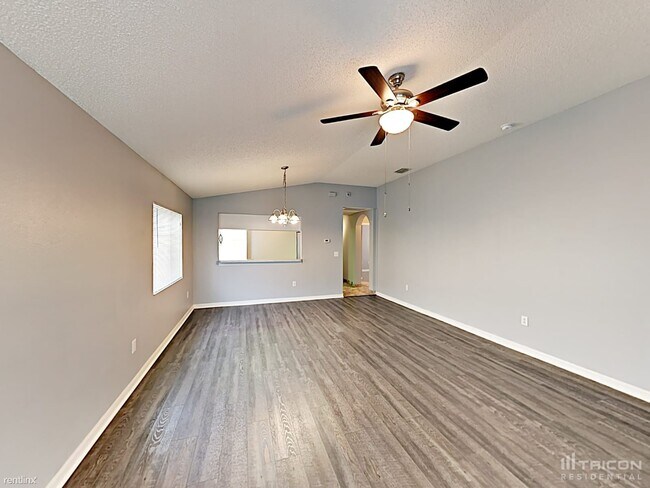 Building Photo - 533 Scarlet Maple Ct