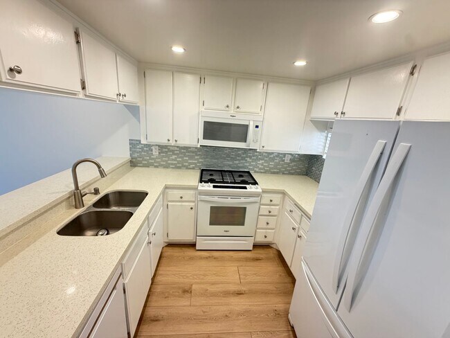Foto del edificio - Cozy 2 Bedroom 1 Bath Unit