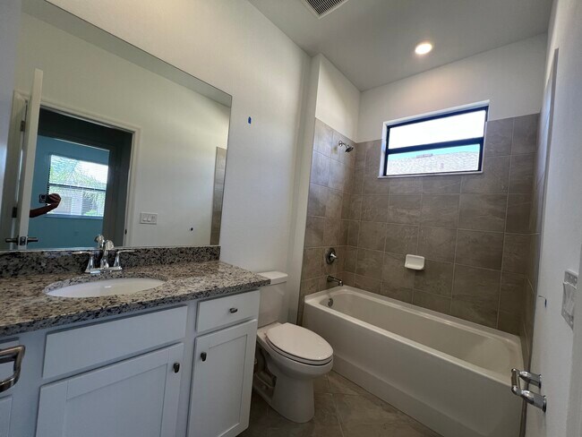 Foto del edificio - 15052 Palamos Cir