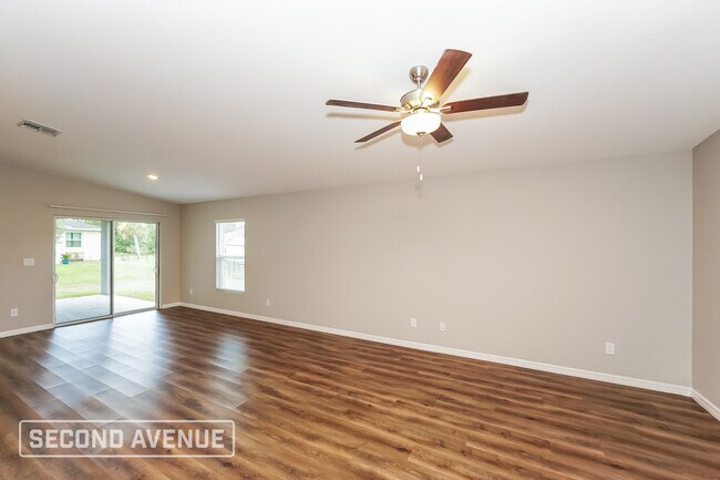 Building Photo - 5233 Farmington Ave