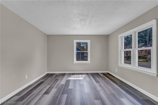 Foto del edificio - 13702 Wainstead Ave