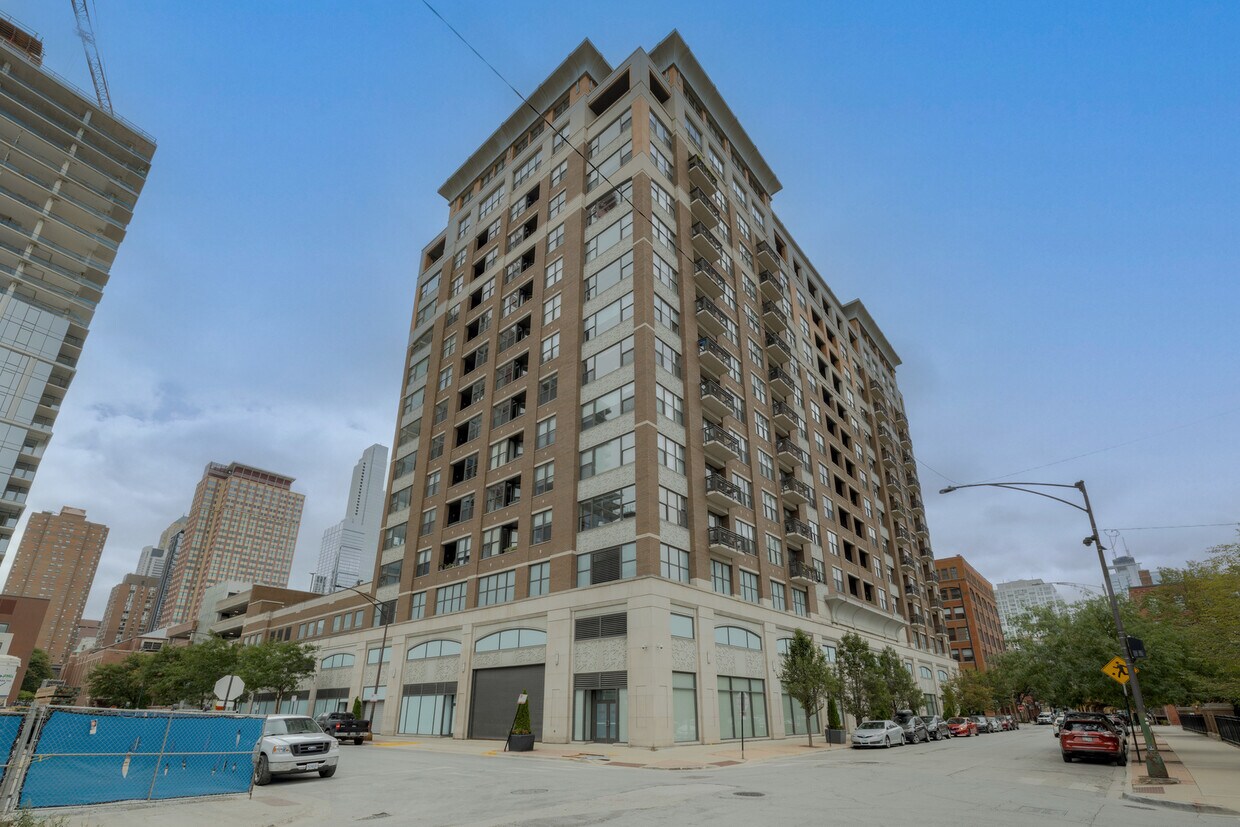 Foto principal - 849 N Franklin St
