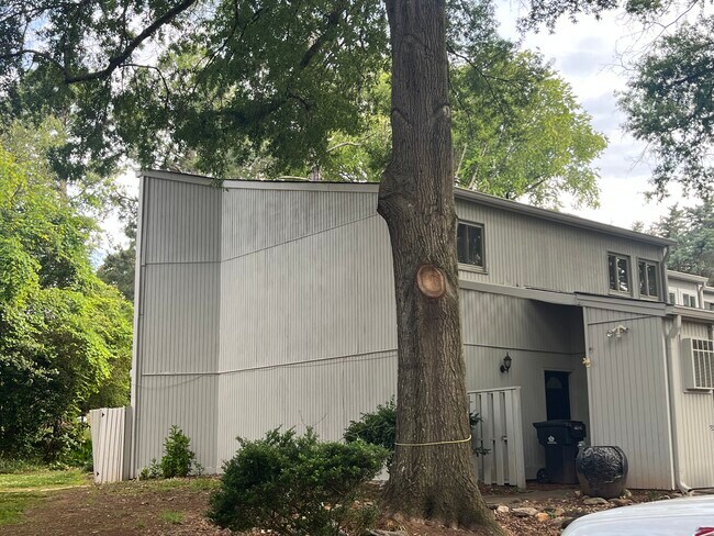 Foto del edificio - 7920 Horse Chestnut Ln