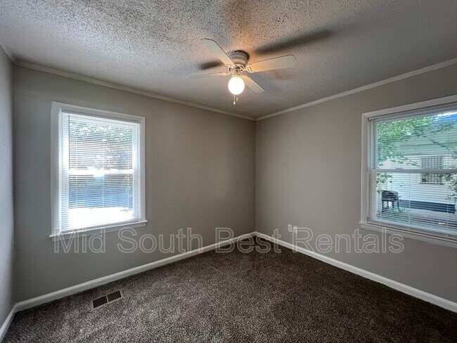 Foto del edificio - 2323 Slocum Ave