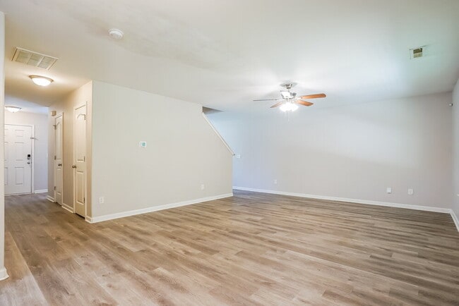 Building Photo - 2736 Manthorp Terrace