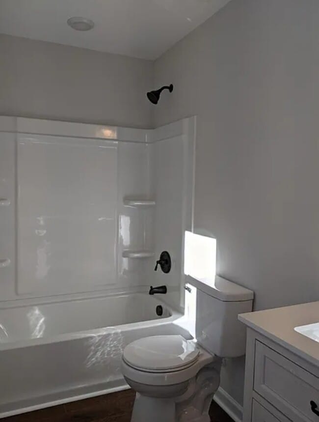 Building Photo - 544 Castlewood Cir