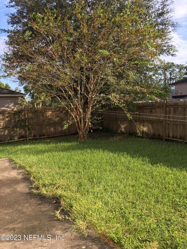 Building Photo - 341 Van Gogh Cir