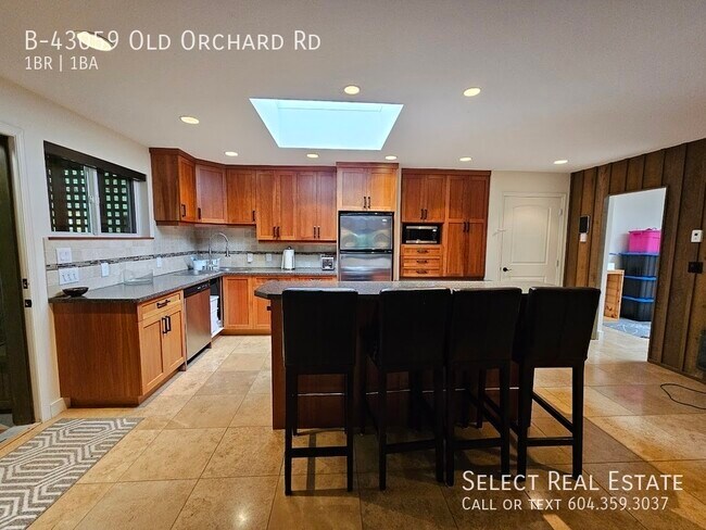 Photo du bâtiment - 43059 Old Orchard Rd