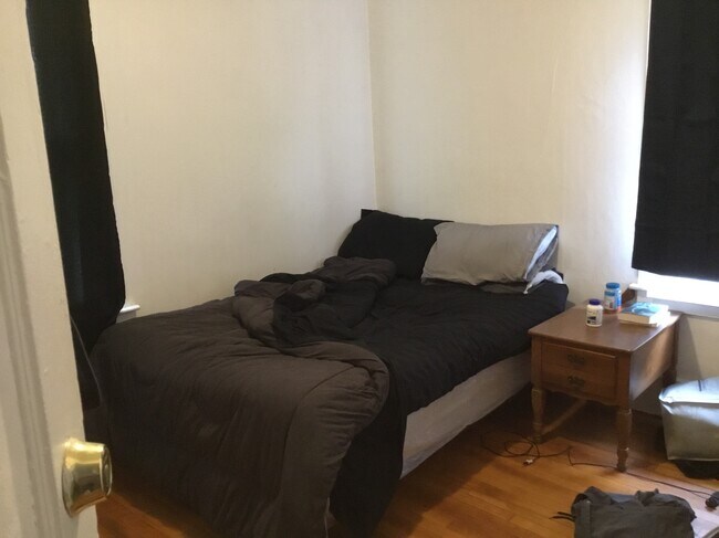 Building Photo - 1023 Downer Ave