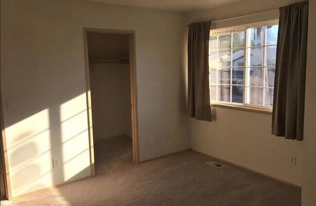 Foto del edificio - Everett Single Family Home 3 Bed, 1.5 Bath...
