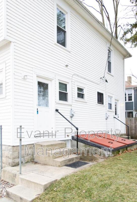 Building Photo - 21 E Water St