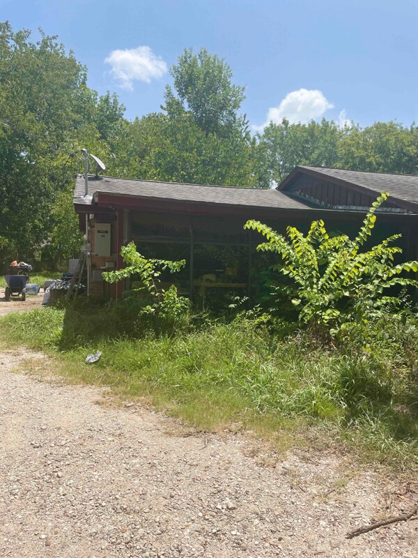 Building Photo - 13939 Vinehill Dr