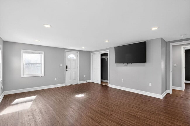 Photo - 17930 Beech Ln House