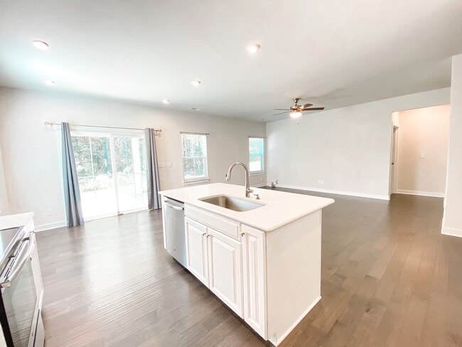 Building Photo - 10050 Lilac Ct
