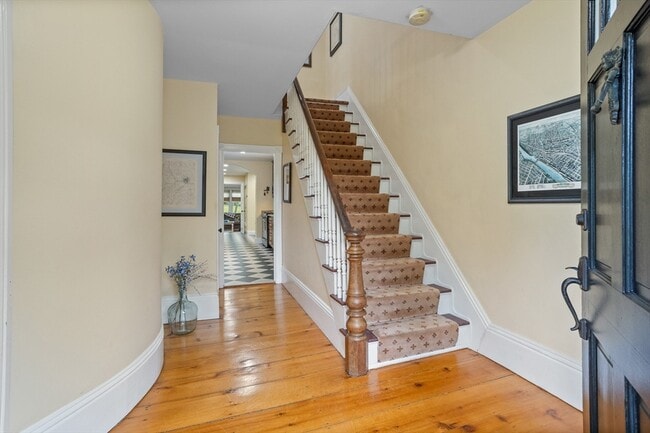 Foto del edificio - 22 Old Lowell Rd