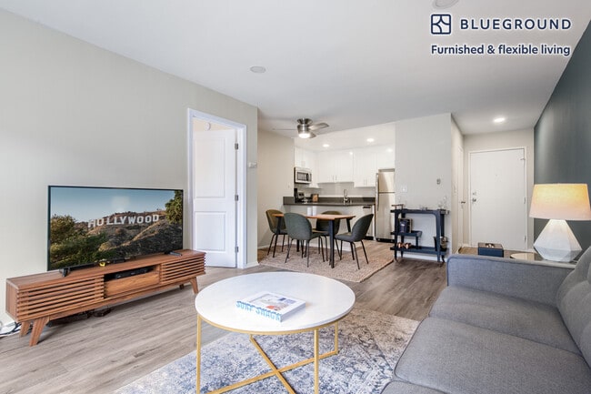 Building Photo - 2039 N Las Palmas Ave