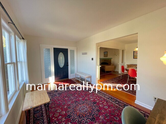 Foto del edificio - Welcome to this stunning 3 Bedroom 2 Bath Single Family Home in the charming town of Crockett, CA