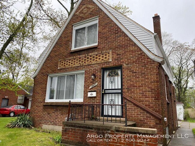 Building Photo - Single Family House