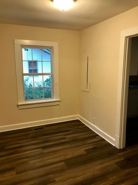 Dining Area - 708 East St