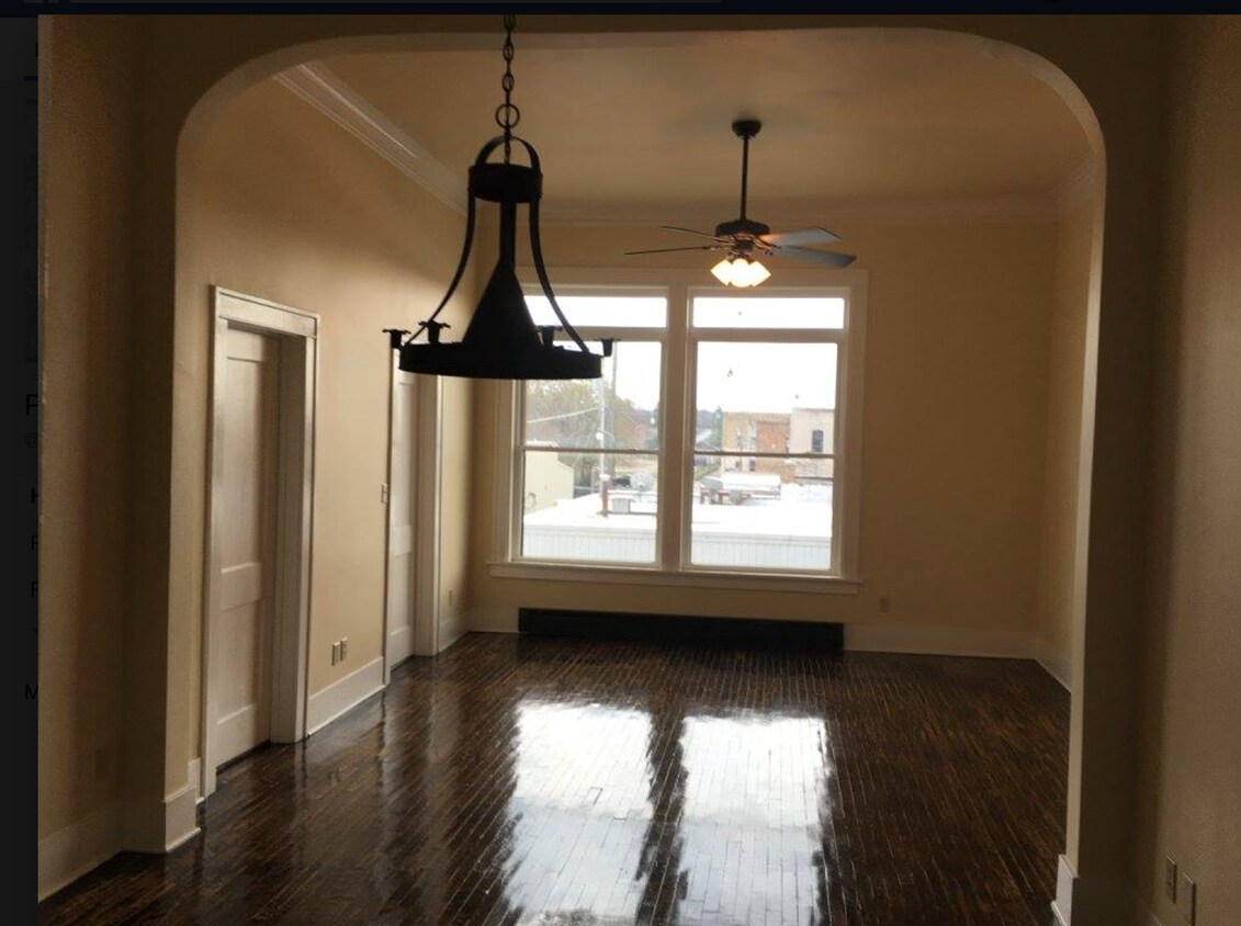 Building Photo - 127 S James St