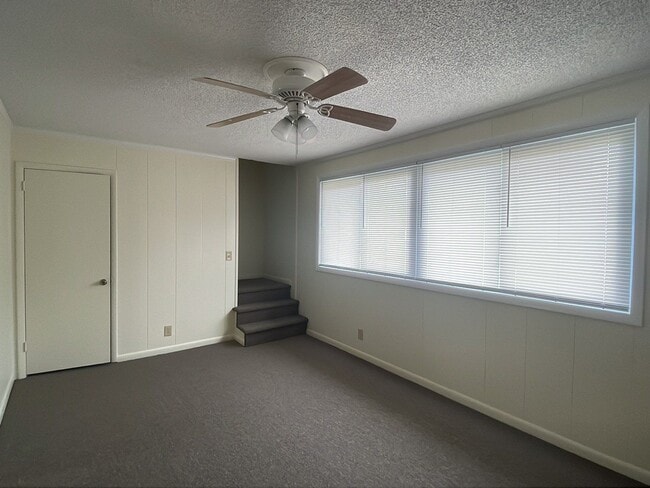 Building Photo - 2 Bedroom in Historical Gallatin!