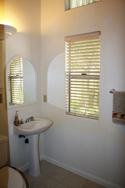 Foto del edificio - 15738 Devonshire St