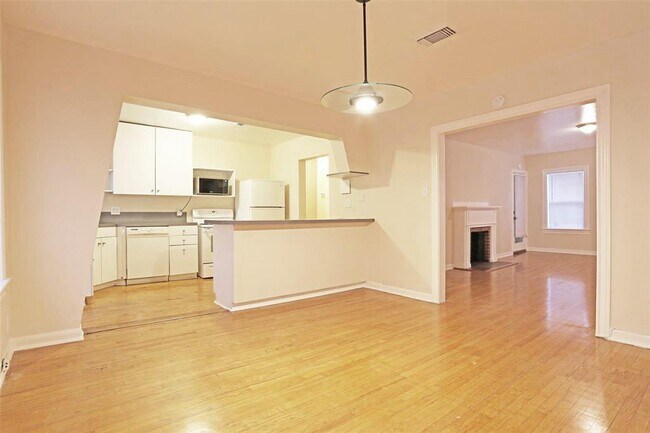 Foto del edificio - 2348 Sheridan St