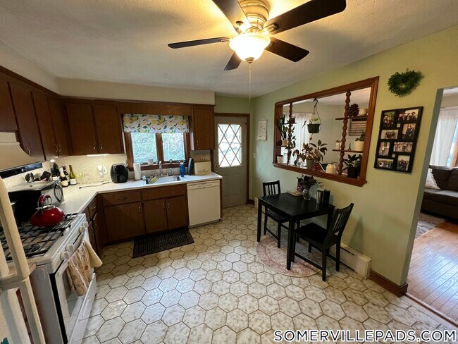 Foto del edificio - 213 Holland St