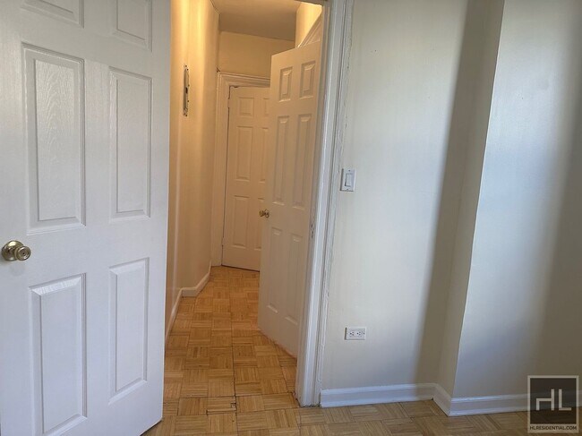 Foto del edificio - WEST 187 STREET