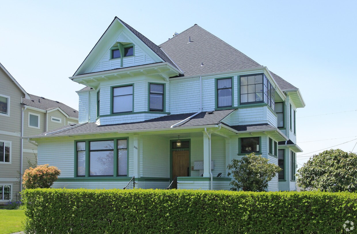 Primary Photo - 2026 Rucker Ave