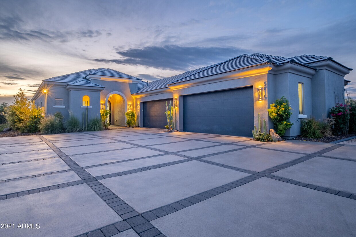 Foto principal - 5016 E Lone Mountain Rd