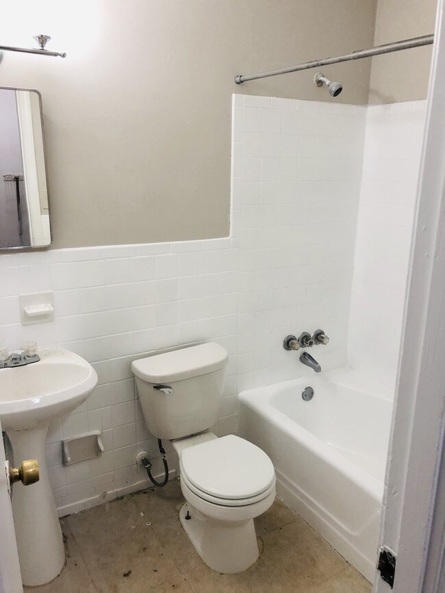 Foto del edificio - 3961 Withrow Dr