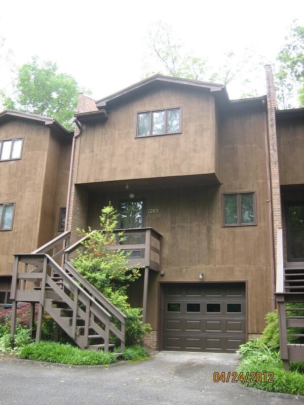 Primary Photo - 1205 Timbers Lane