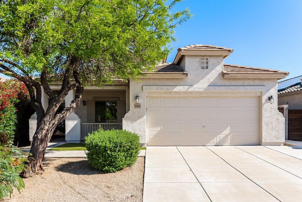 Primary Photo - 15266 W Desert Hills Dr