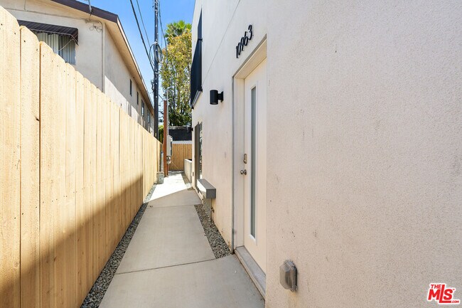 Foto del edificio - 10963 Calvert St