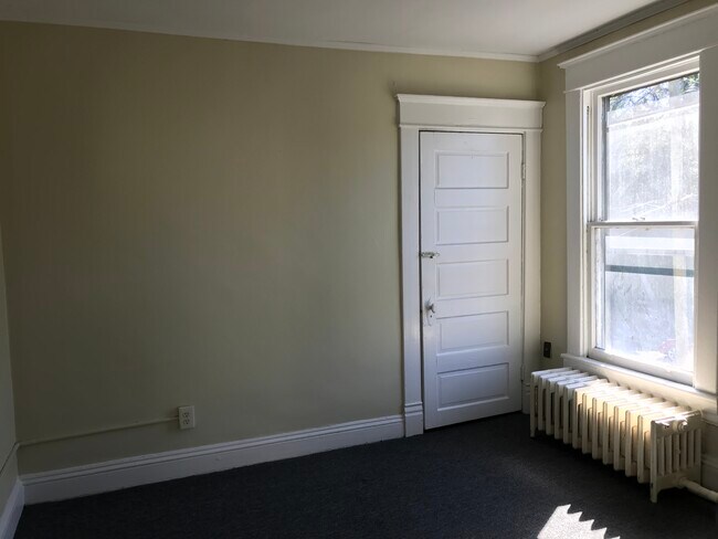 Foto del edificio - 367 Mountain Ave SW