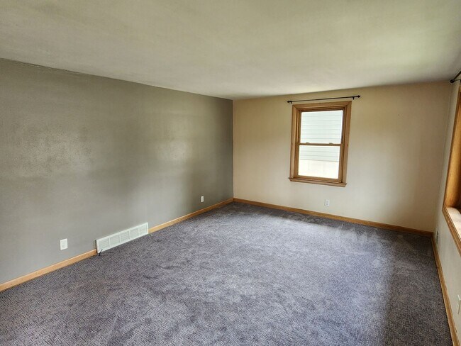 Foto del edificio - 4021 Harding Rd