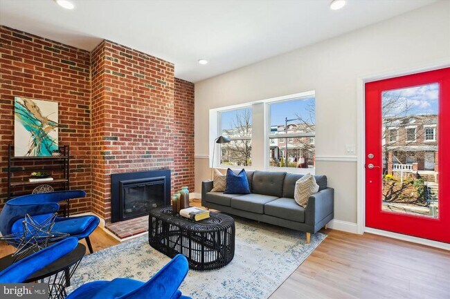 Building Photo - 329 15th St NE