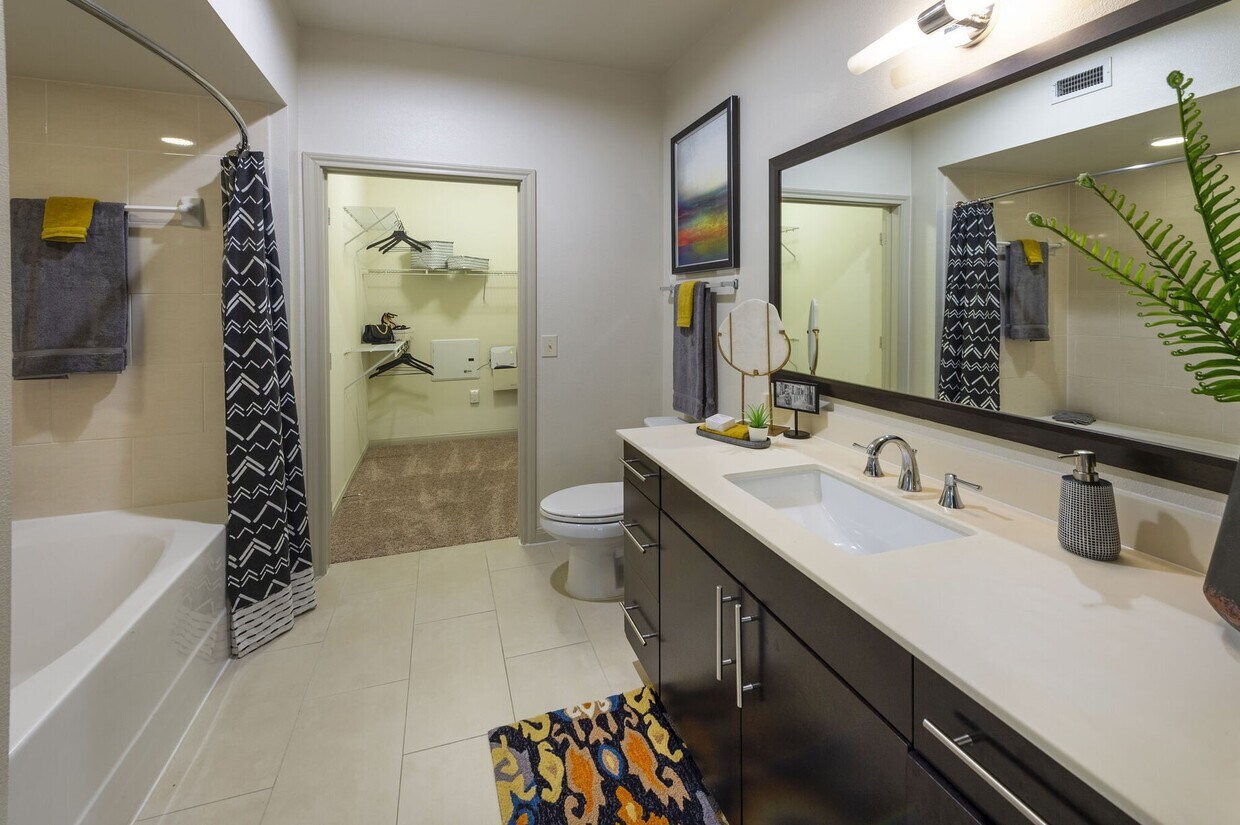 Foto del edificio - 8877 Lakes at 610 Dr