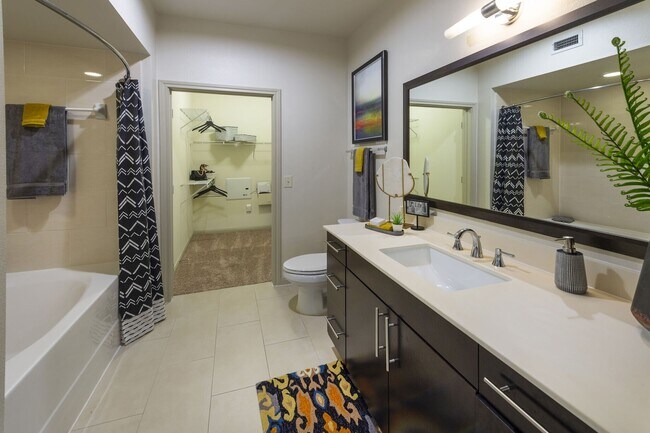 Foto del edificio - 8877 Lakes at 610 Dr